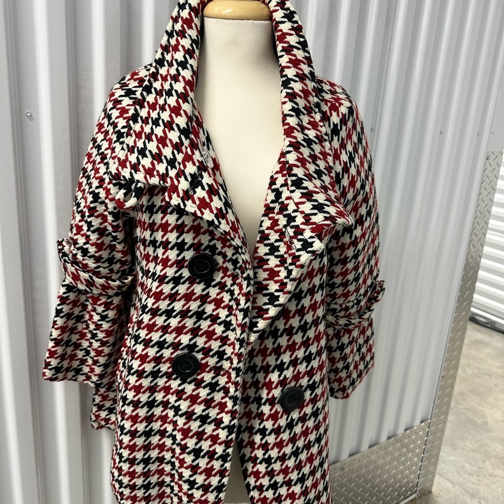 XL houndstooth, light weight coat (feels like a jacket).